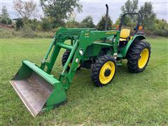 1995 John Deere 5200 MFWD Tractor W/Loader 