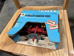 Ertl Massey Ferguson 4-Roller Tandem Disc 