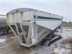 Willmar 1600 Fertilizer Tender 