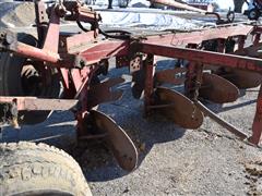 items/ea5f7fa8d2b3ed119ac400155d423b69/internationalharvester6bottomplow_760422d24d004348a64104c45b5a4059.jpg