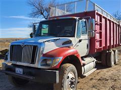 2003 International 7400 T/A Silage Truck 