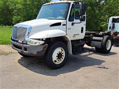 2005 International 4400 SBA S/A Truck Tractor 