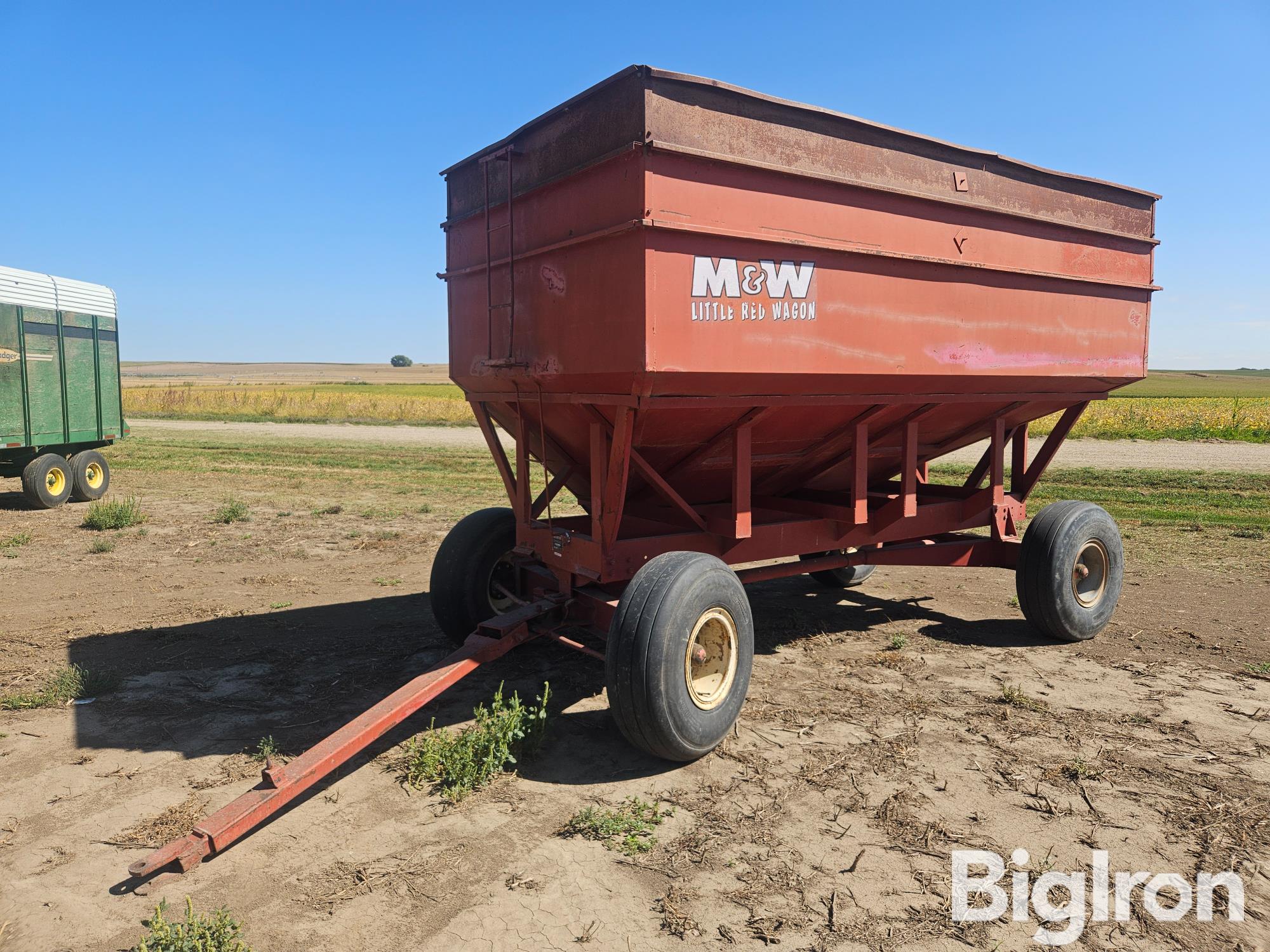 M&W 300B Gravity Wagon 