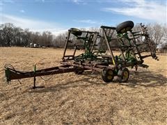 John Deere 960 Field Cultivator 