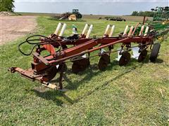 International 710 5-Bottom Plow 