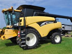 2006 New Holland CR940 Combine 