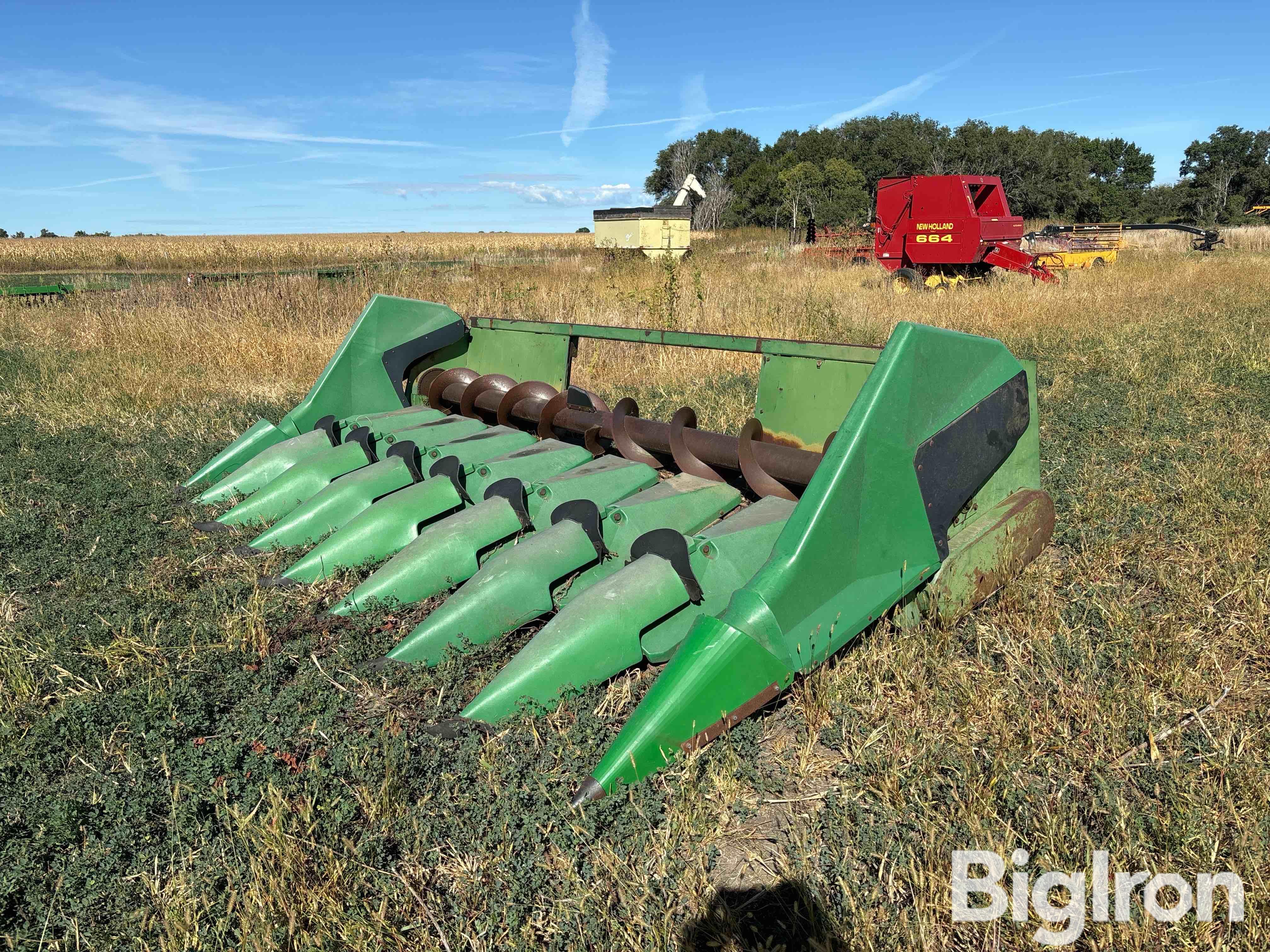 John Deere 8R22 Corn Header 