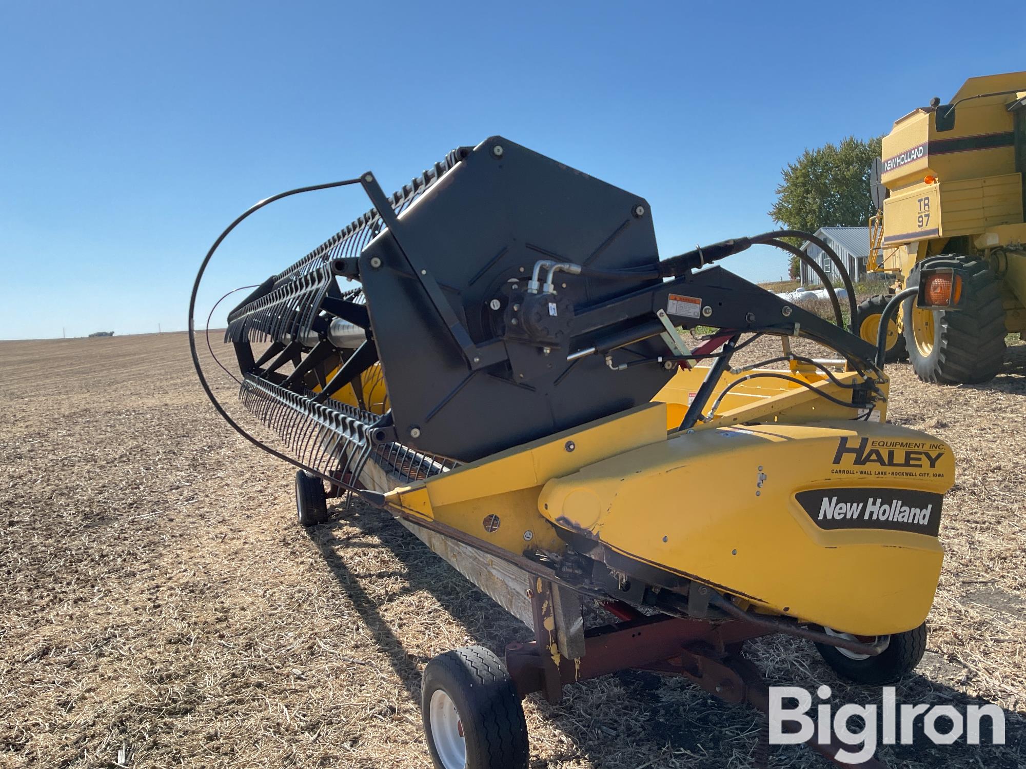 2004 New Holland 74C 20’ Flex Header 