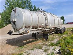 1983 Penske P.D. Pneumatic Dry Bulk Tri/A Tanker Trailer 