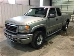 2003 GMC 2500 4x4 Extended Cab Pickup 