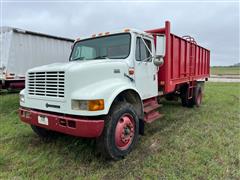 1999 International 4900 S/A Grain Truck 