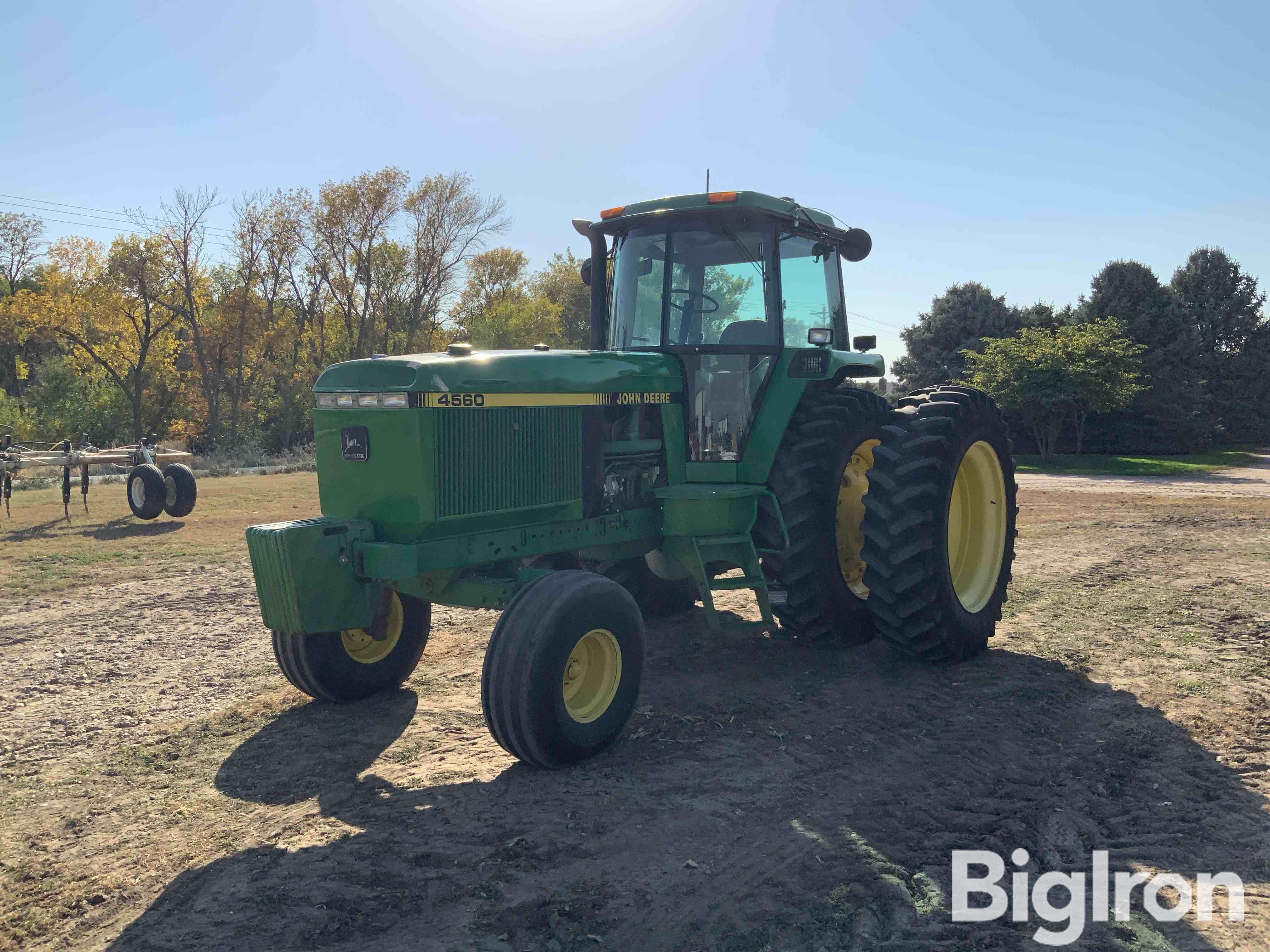 1992 John Deere 4560 2WD Tractor 