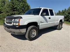 2003 Chevrolet Silverado 2500 HD 4x4 Extended Cab Pickup 