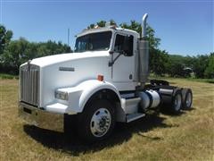 2004 Kenworth T800 T/A Day Cab Truck Tractor 