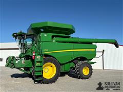 2019 John Deere S780 2WD Combine 