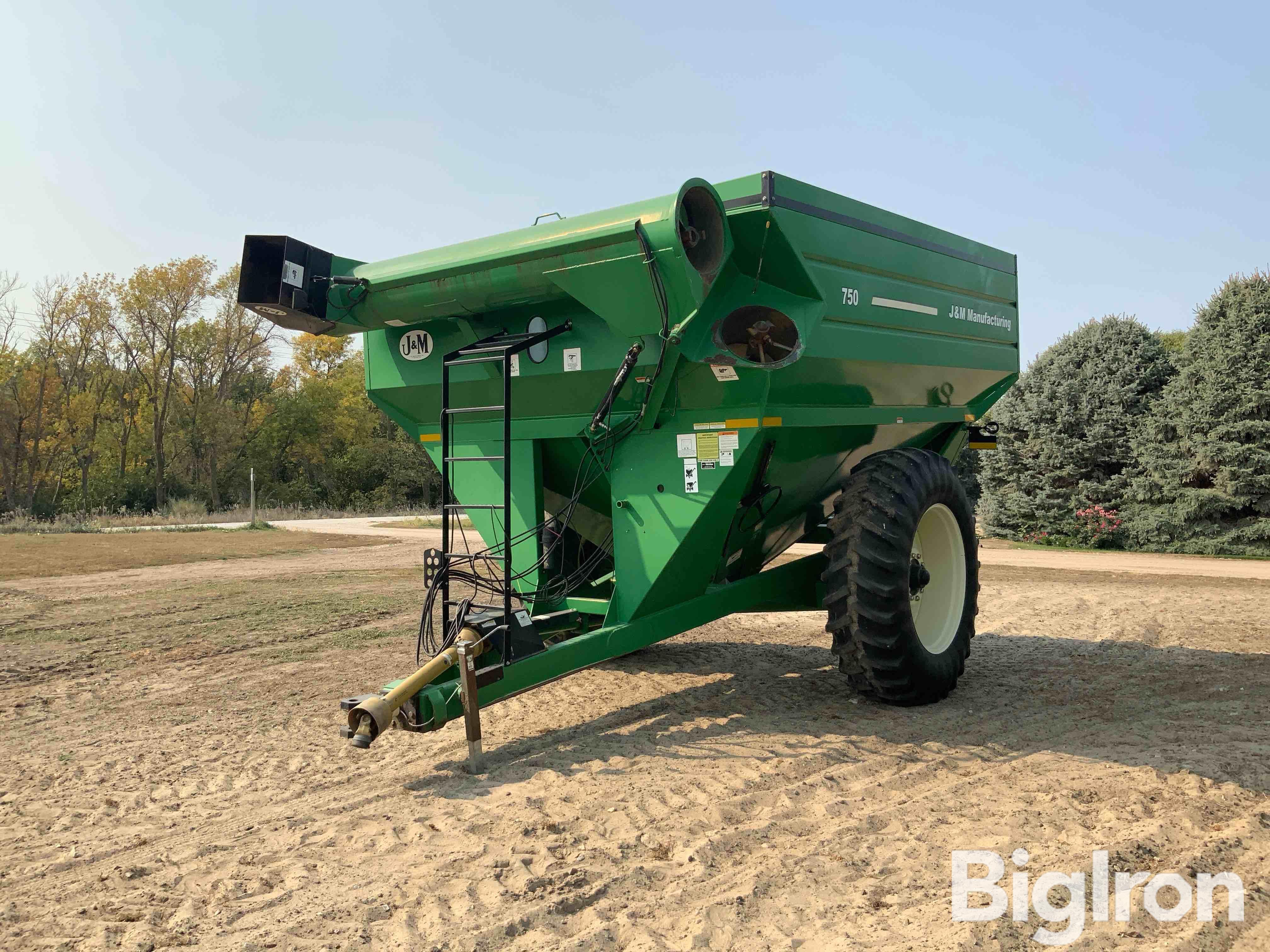 J&M 750-18 Grain Cart 