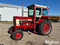 1967 International 706 2WD Tractor 