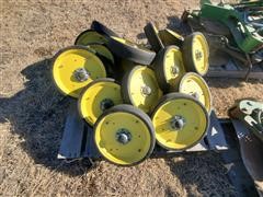 items/ee6893f5be32eb118fed00155d42e7e6/johndeere2x2planterfertilizerattachments_206bcdf4f50f4460b48f7f645c3780a7.jpg