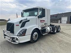 2010 Volvo VNL T/A Day Cab Truck Tractor 