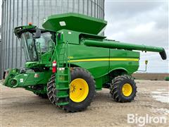 2014 John Deere S680 Combine 