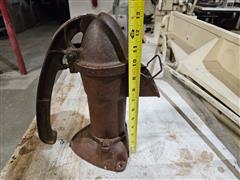 items/efaaa94ccfffed11a81c000d3a62cc61/antiquepitcherpump_1419ab1a9e644188873e3d4397b93bd5.jpg