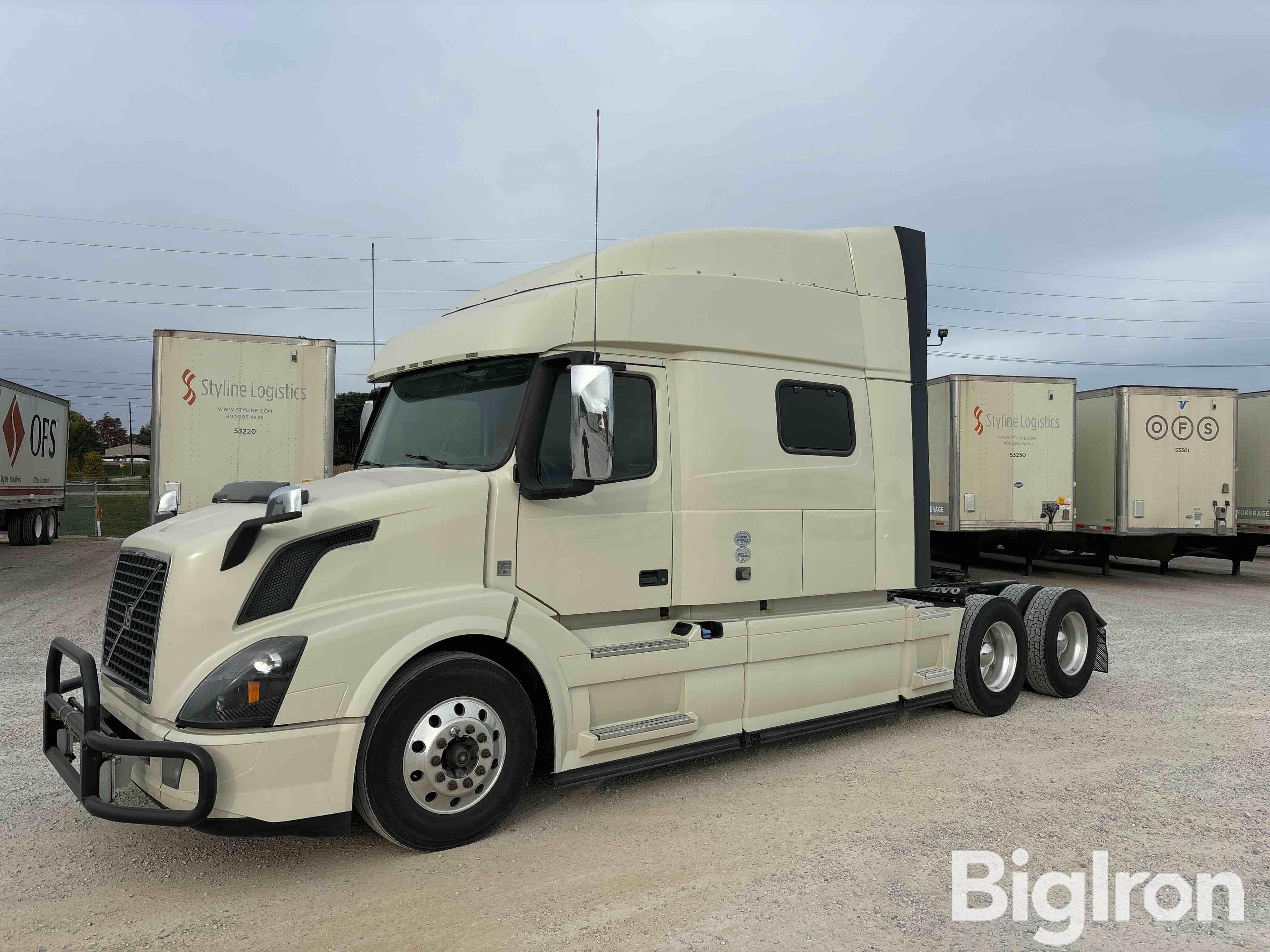 2017 Volvo VNL T/A Sleeper Truck Tractor 