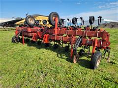 Case IH 183 16R30 Cultivator 