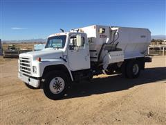 1981 International 1854 S/A Feed Truck W/Harsh 375H Mixer/Delivery Box 