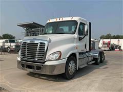 2014 Freightliner Cascadia 125 T/A Truck Tractor 