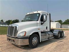 2016 Freightliner Cascadia 125 T/A Day Cab Truck Tractor 