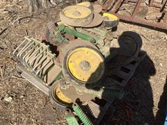 items/f0b1e2ccada5ed119ac400155d423b69/johndeere1770xpfertilizerrowunits_9879847e14384672b0e5f5c3c6e3b1f2.jpg