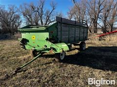 John Deere 120 Chuck Wagon 