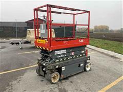 2016 SkyJack SJIII 3219 Electric Self-Propelled Scissor Lift 