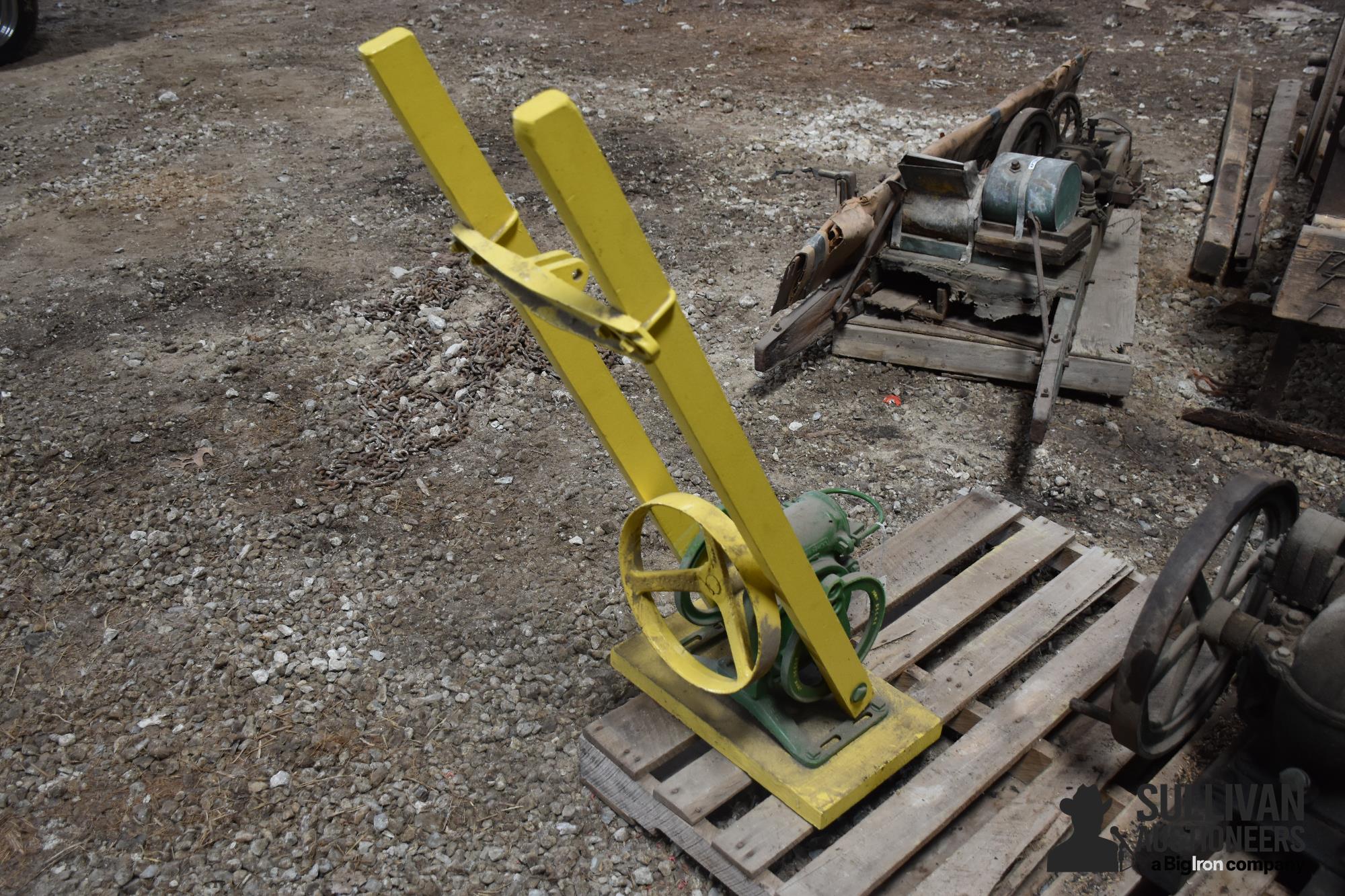 John Deere Antique Water Pump 