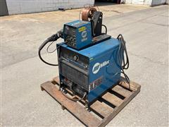 Miller Deltaweld 302 Wire Feed Welder 