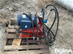 danielsmfgah-10hydrauliccattleschute_8aa273e890794e9990428f2e6ba48f17.jpg