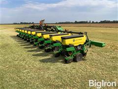 2014 John Deere 1725 12R38 Stack Fold Planter 