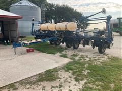 Kinze 3200 12R30 Planter 