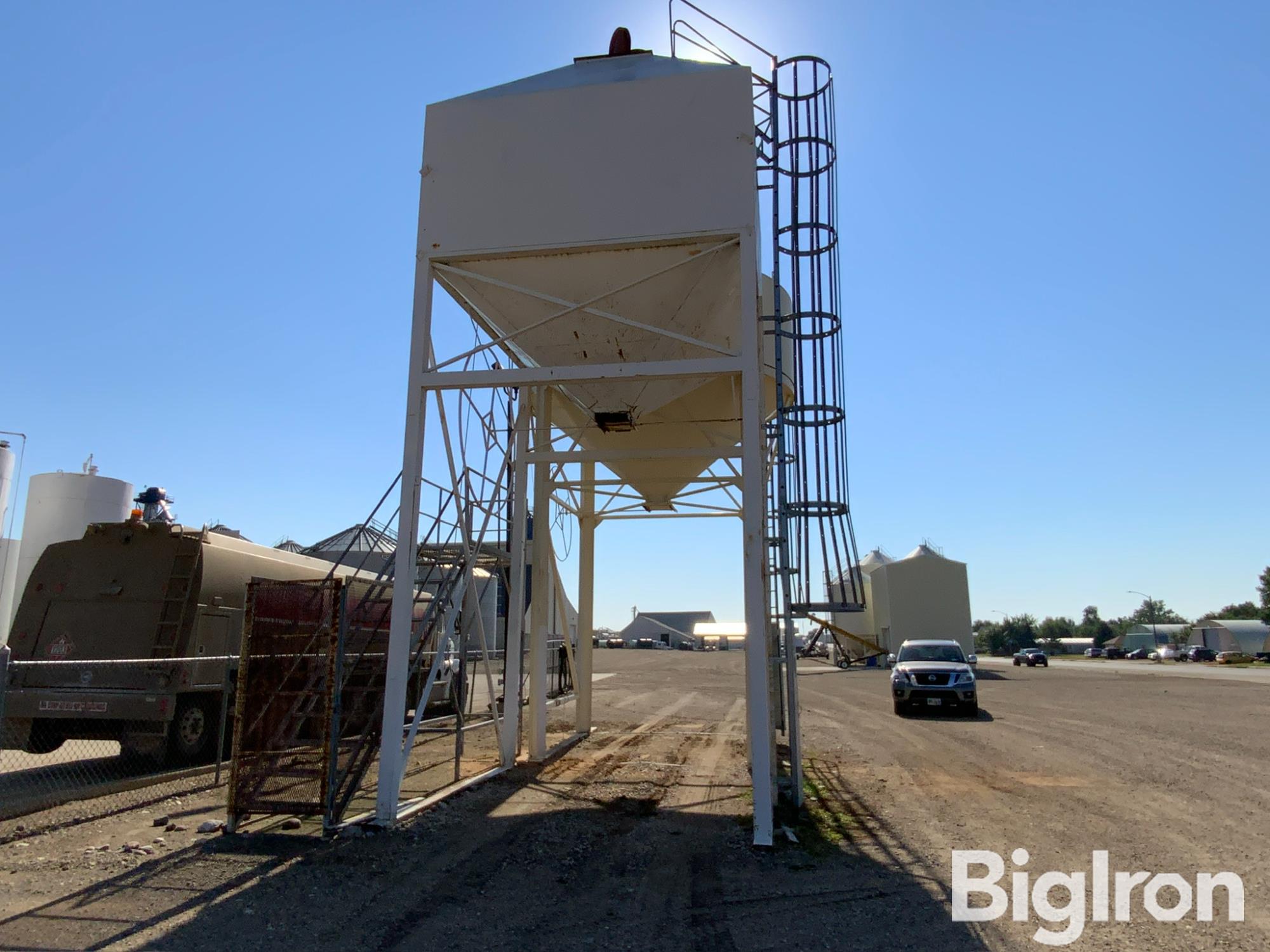 30 Ton Overhead Feed Bin 