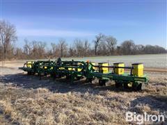 John Deere 1720 MaxEmerge XP 12R38” Planter 