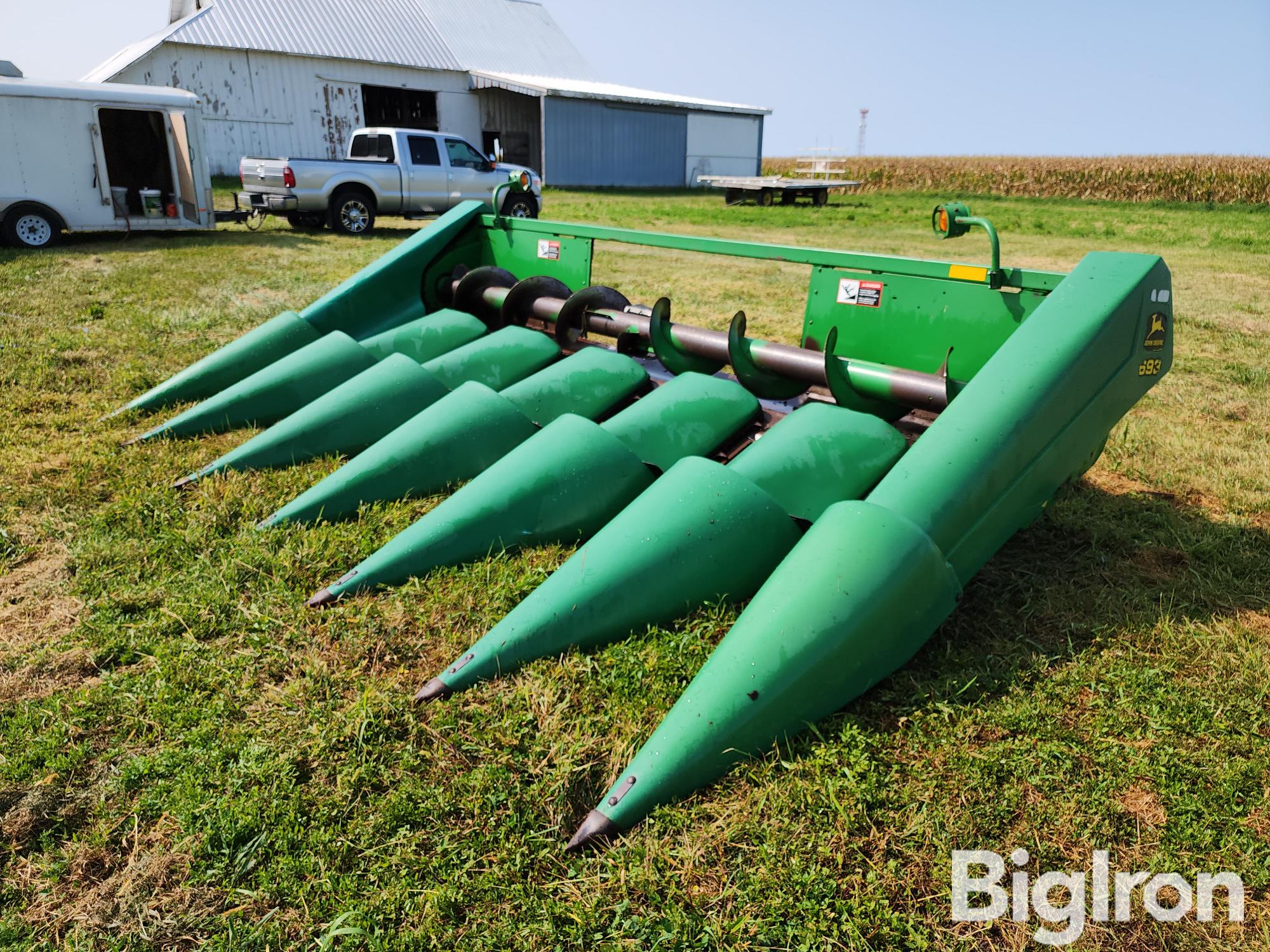 1997 John Deere 693 6R30" Corn Head 