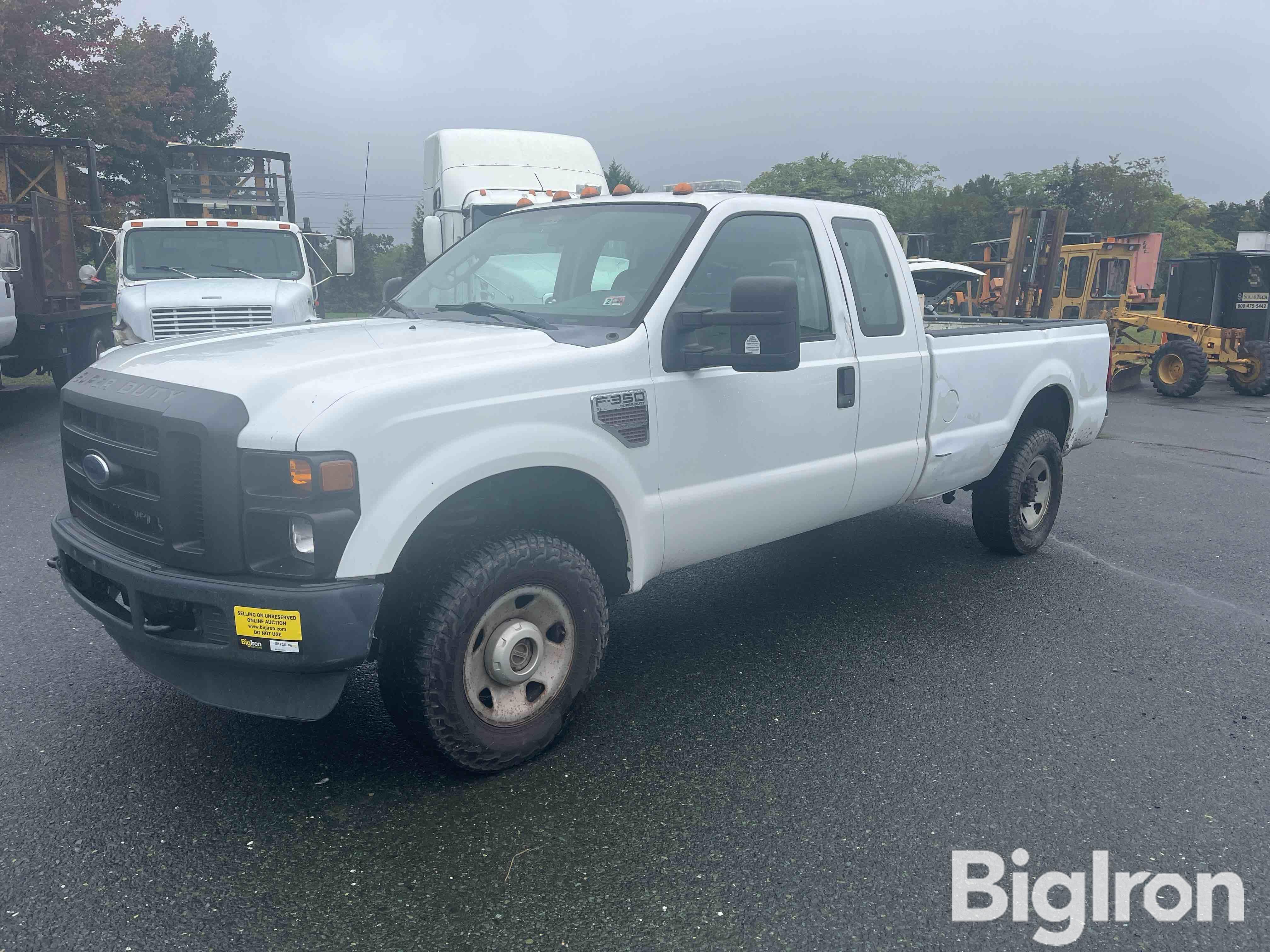 2010 Ford F350 XL Super Duty 4x4 Extended Cab Pickup 