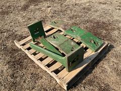 items/f3628d7286bced119ac400155d72f726/johndeere1020seriesfrontweightbracket3weights_e65d9d87cd2445bebbc9e0947553628d.jpg