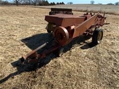 New Holland 268 Hay Baler 