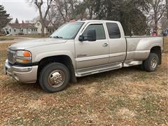 2006 GMC 3500 Sierra 4x4 Extended Cab Dually Pickup 