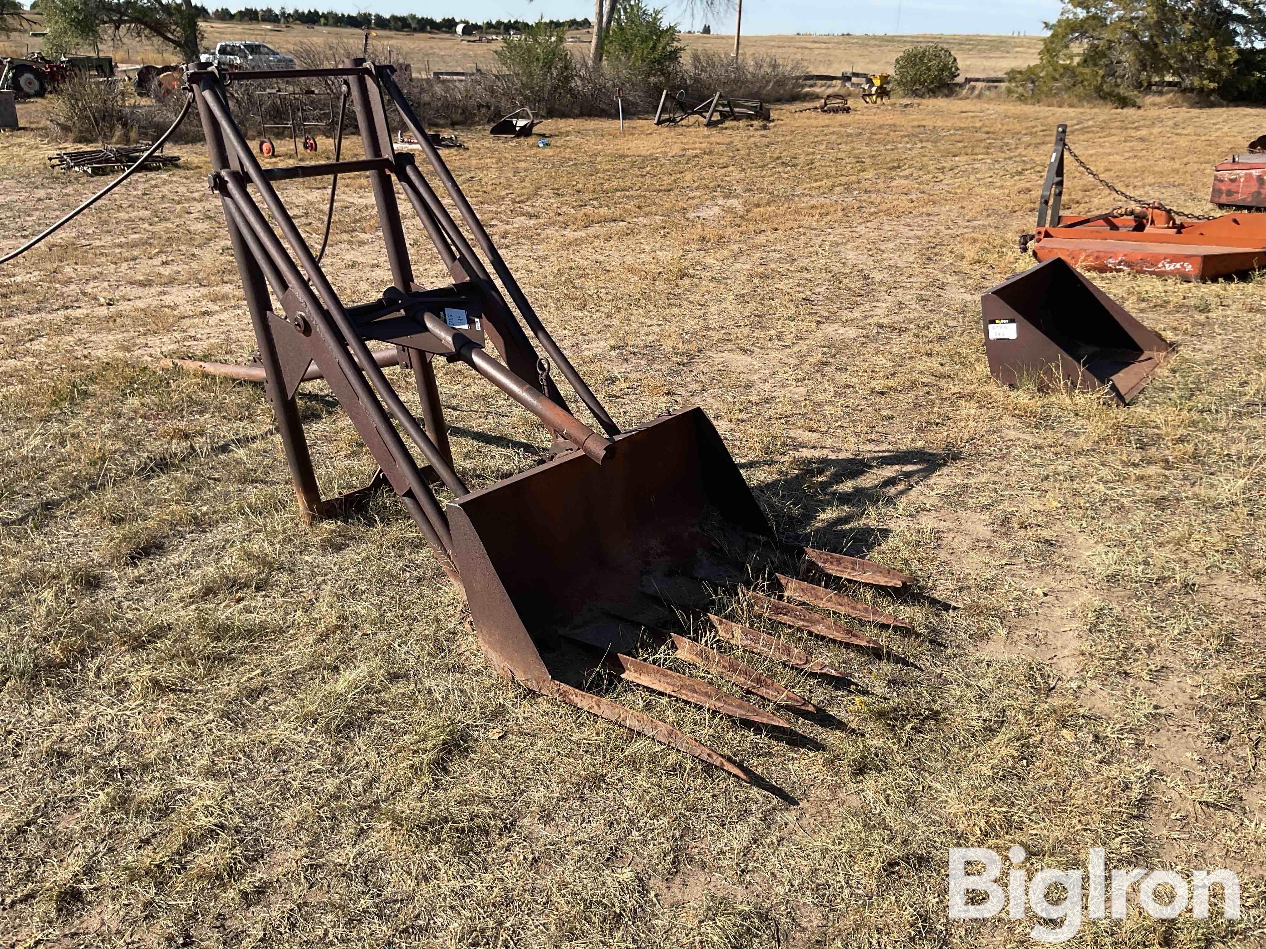 Loader W/Buckets 