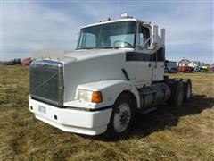 1990 White / GMC WCA64T T/A Truck Tractor 