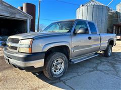 2003 Chevrolet 2500 HD 4x4 Extended Cab Pickup 