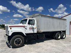 1987 International G2504 T/A Grain Truck 