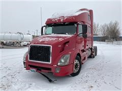 2004 Volvo VNL T/A Truck Tractor 